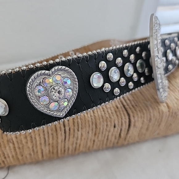 Women's Black Belt Sz SM Studded Rhinestone Hearts Western Rodeo Cowgirl Bling - Picture 6 of 7